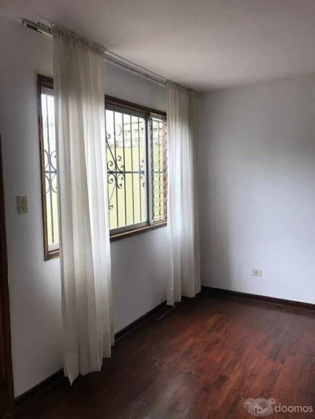 ALQUILO MINI DEPARTAMENTO CON COCHERA EN SURCO — foto 4