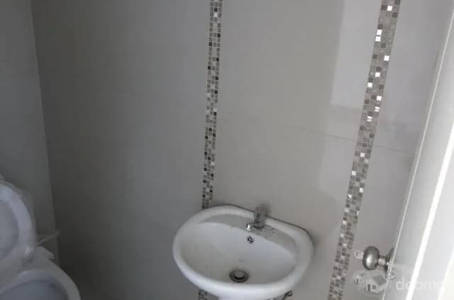 vendo casa de 3 pisos,jlb y rivero — foto 3