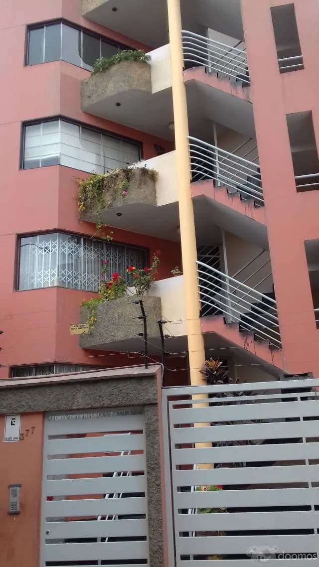 ALQUILO DEPARTAMENTO MODERNO FRENTE AL PARQUE — foto 1
