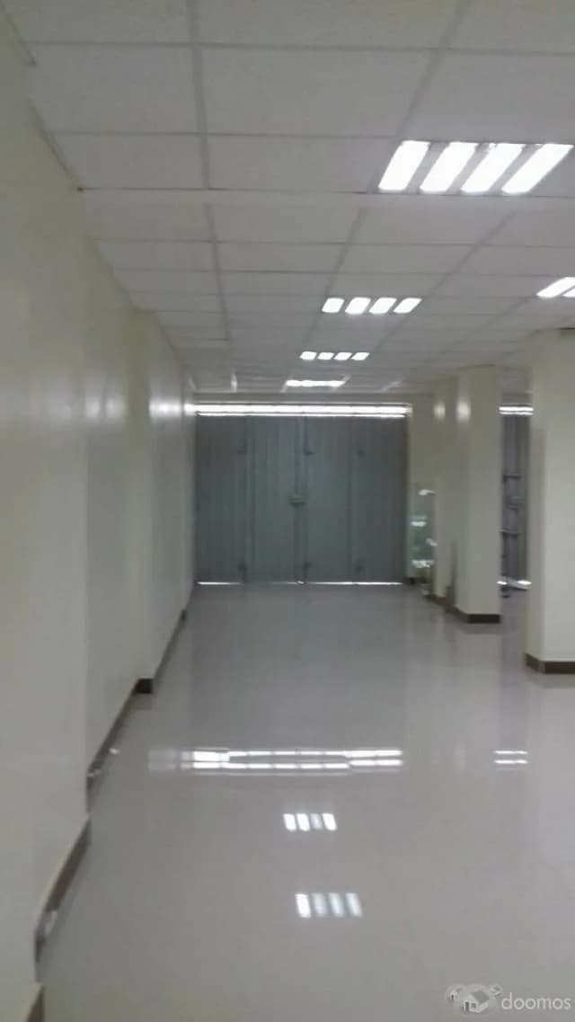 Local comercial excelente ubicación — foto 2