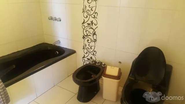 VENTA DE CASA DE DOS PISOS, CON POSIBILIDAD DE CONSTRUIR EN SAN ISIDRO. — foto 2
