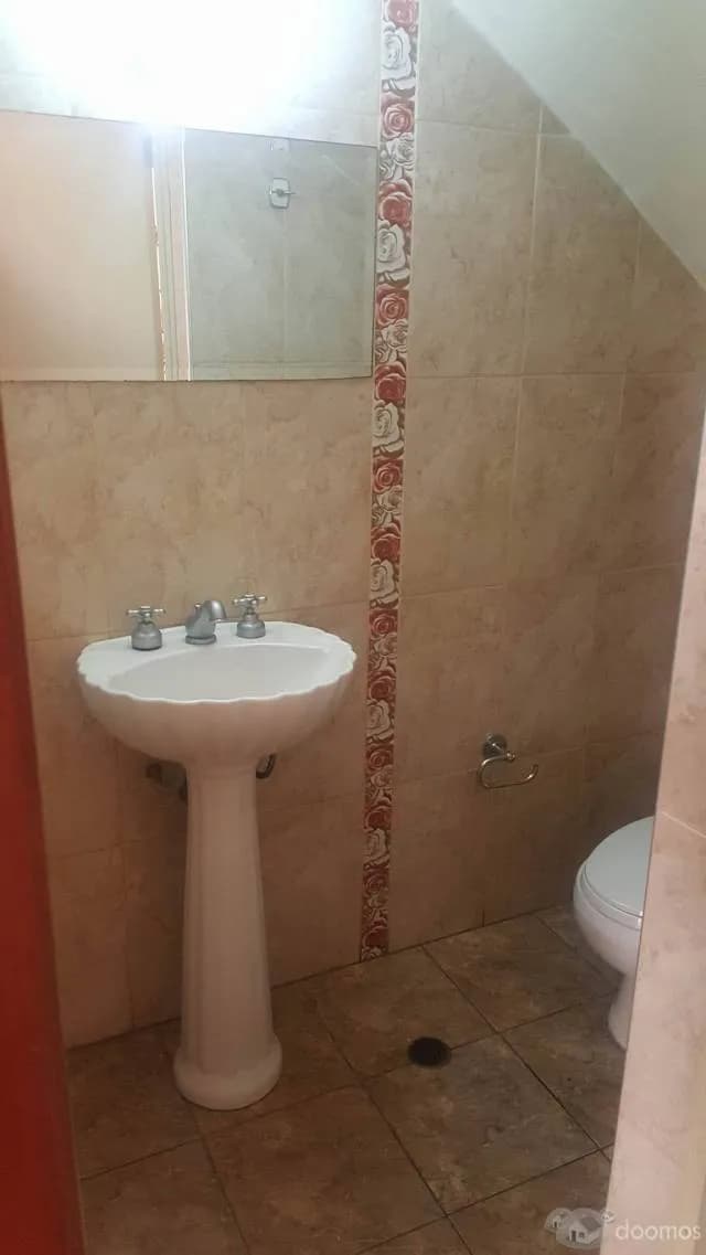 VENTA DE CASA DE DOS PISOS, CON POSIBILIDAD DE CONSTRUIR EN SAN ISIDRO. — foto 7