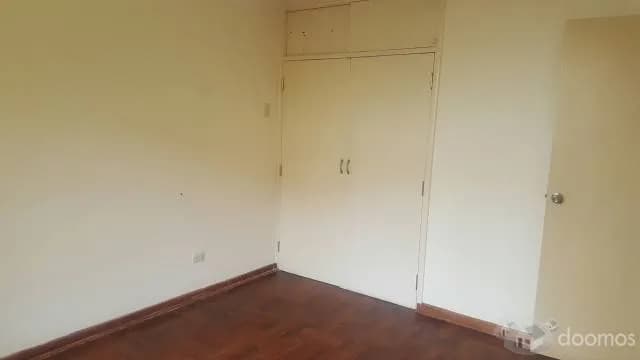 VENTA DE CASA DE DOS PISOS, CON POSIBILIDAD DE CONSTRUIR EN SAN ISIDRO. — foto 12