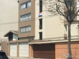 VENDO DEPARTAMENTO DUPLEX EN SURCO AV VELASCO ASTETE EN PRIMER PISO