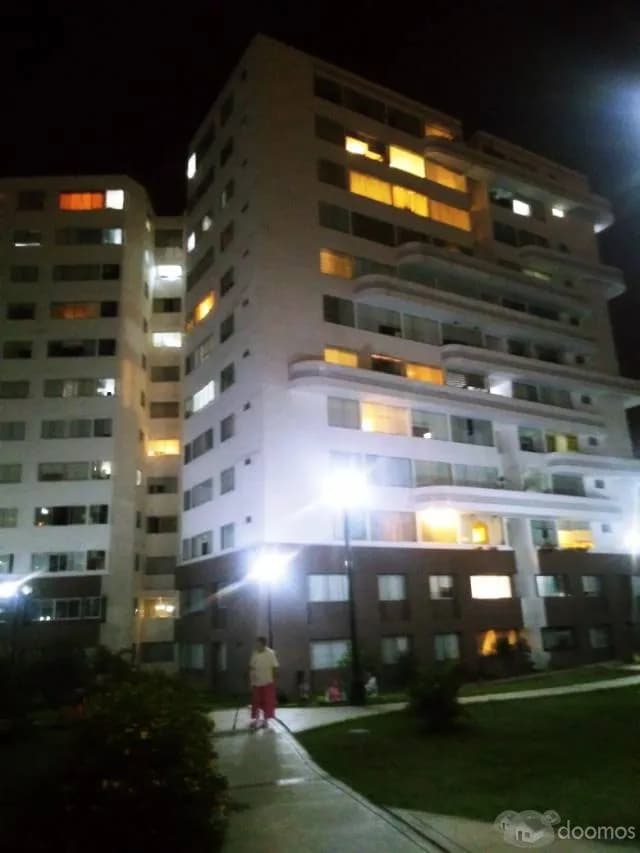 Vendo Impecable Departamento en Residencial Increible — foto 3