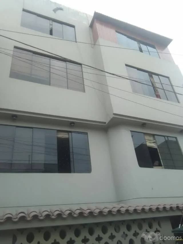 VENDO CASA EN AV. LOS ALAMOS — foto 1