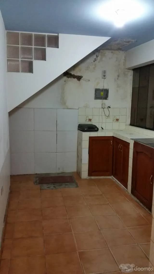 VENDO CASA EN AV. LOS ALAMOS — foto 2