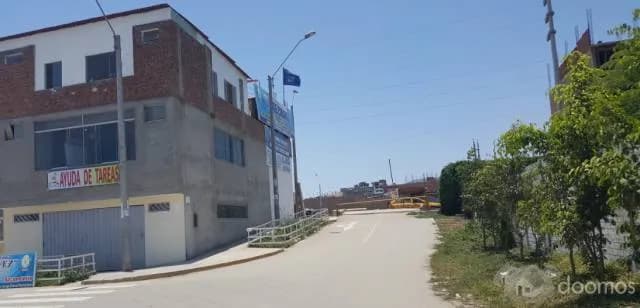 Casa con Ubicación Comercial — foto 1