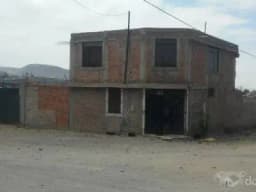 Se vende casa de 2 pisos.