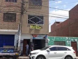 VENTA DE CASA Y LOCAL COMERCIAL, 4 PISOS URBANO
