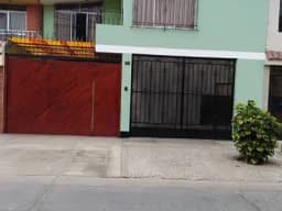 VENDO CASA 3 PLANTAS