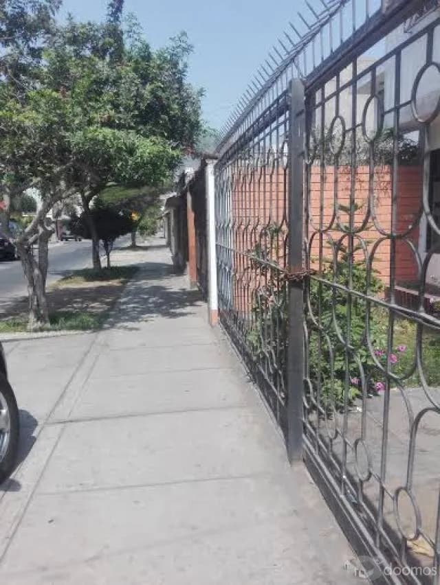 OCASION CASA PARA REMODELAR !!! EN SURCO CERCA AL POLO — foto 1