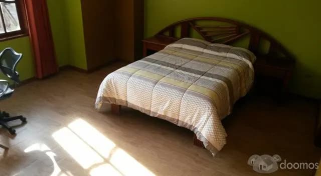 SE ALQUILA HABITACION AMOBLADA — foto 1