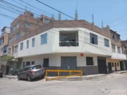 Casa en esquina 133mt2 Frente a parque