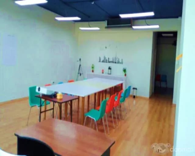 Alquiler de amplia Aula en edificio inteligente con terraza — foto 4