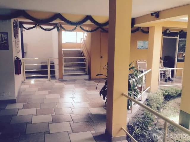 VENDO CASA COMO TERRENO SOL DE LA MOLINA — foto 4