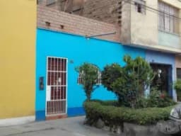 Se vende Casa como Terreno de 140 m2 - Urb La Florida - Rimac