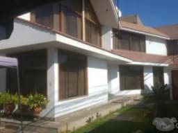 EMPRESARIOS E INVERSIONISTAS VENTA DE CASA EN TACNA 624m2