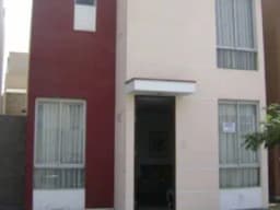 VENTA DE CASA DE DOS PISOS EN VILLA CLUB3