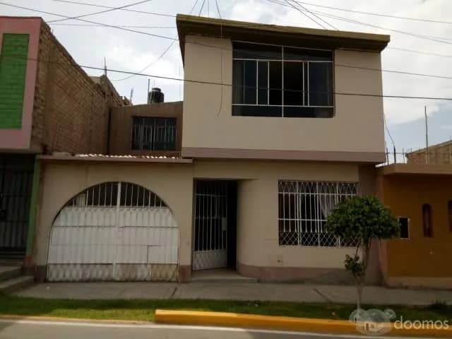 VENDO CASA DE DOS PISOS — foto 1