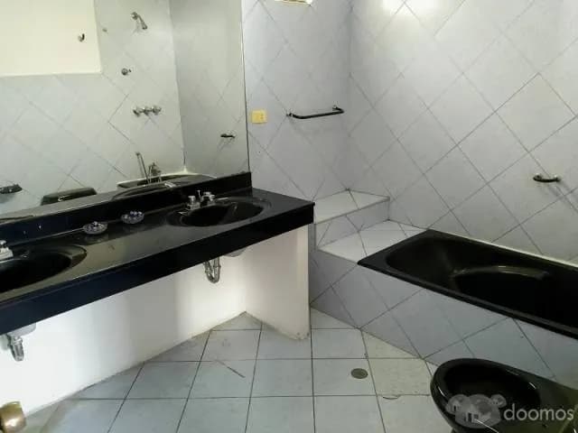 VENTA DE AMPLIO DEPARTAMENTO EN SAN JUAN DE MIRAFLORES — foto 6
