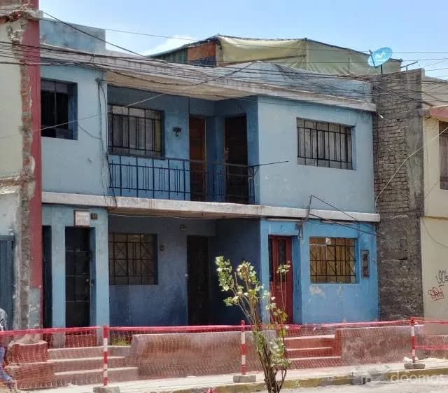 CASA COMO TERRENO Arequipa de 341.80m2 — foto 1