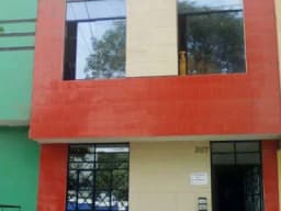 Casa con 7 Mini-departamentos  (inversión)