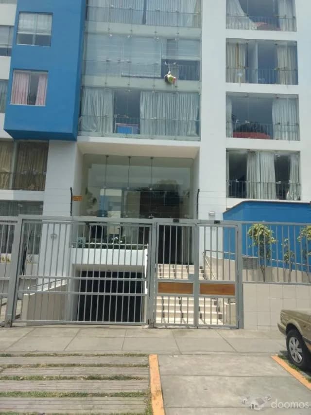 PRIMER PISO FRENTE A CAMPO DE MARTE - FLAT — foto 1