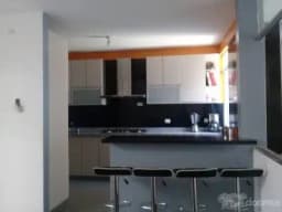Alquilo Departamento de 140 mt2 con balcón y mampara semi amoblado