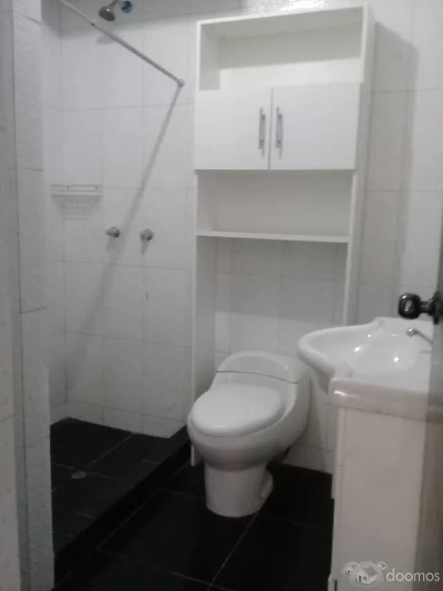 Alquilo Departamento de 140 mt2 con balcón y mampara semi amoblado — foto 8