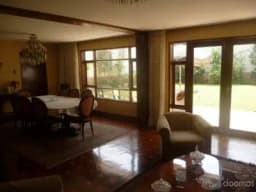 VENDO HERMOSA CASA FRENTE A PARQUE