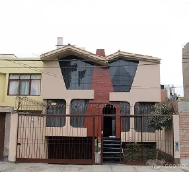 VENDO AMPLIA CASA EN SAN MIGUEL — foto 1
