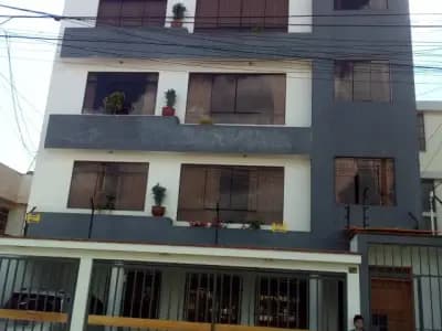 Remato departamento 3 dormitorios  de 90m2 a S/ 195000
