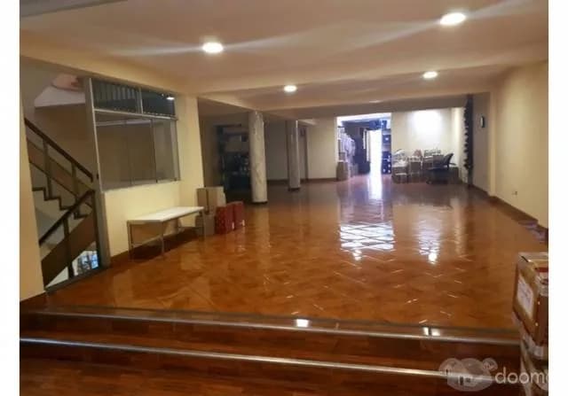 VENDO LOCAL COMERCIAL DE 2 PISOS — foto 2