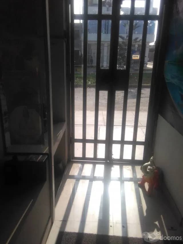 VENTA DE CASA 3  PISOS COMERCIAL EN AVENIDA — foto 3