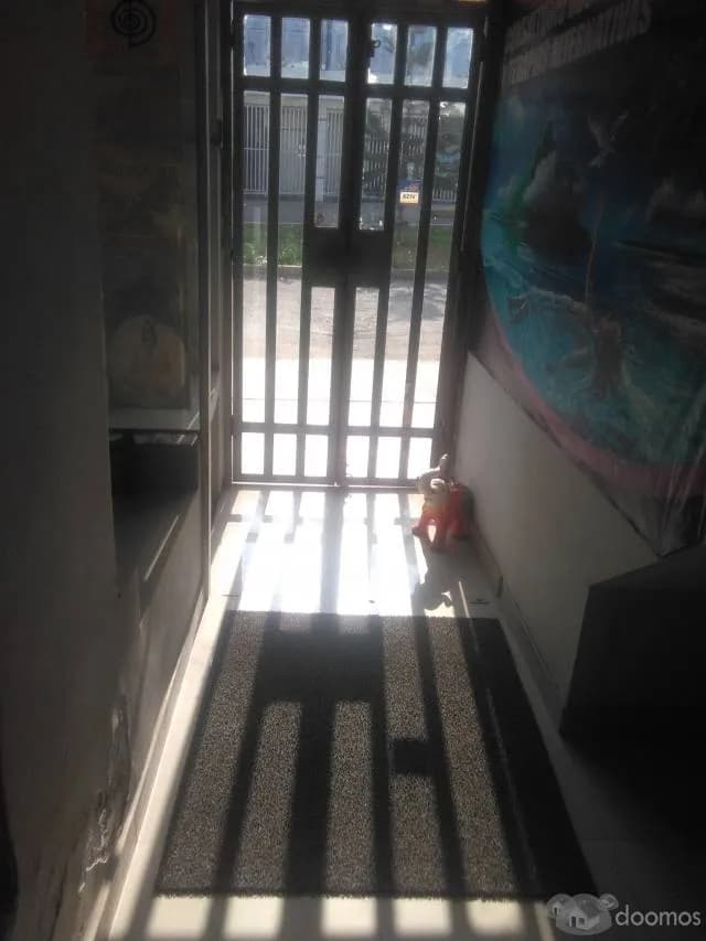 VENTA DE CASA 3  PISOS COMERCIAL EN AVENIDA — foto 4