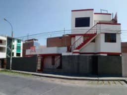 VENTA DE CASA EN LOS OLIVOS
