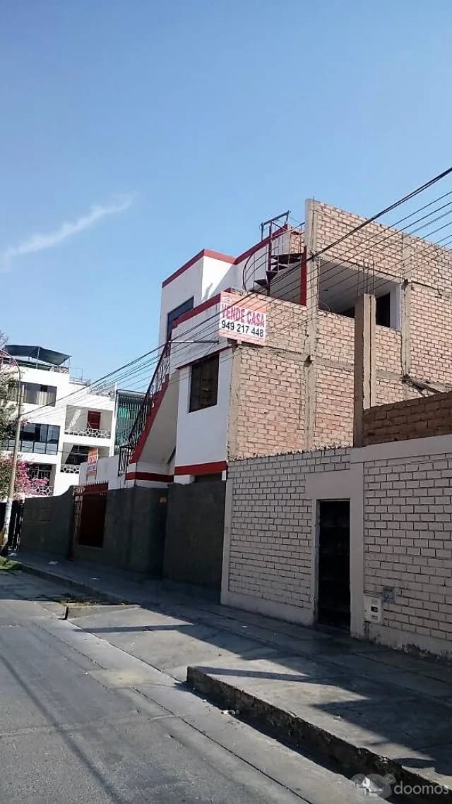VENTA DE CASA EN LOS OLIVOS — foto 5