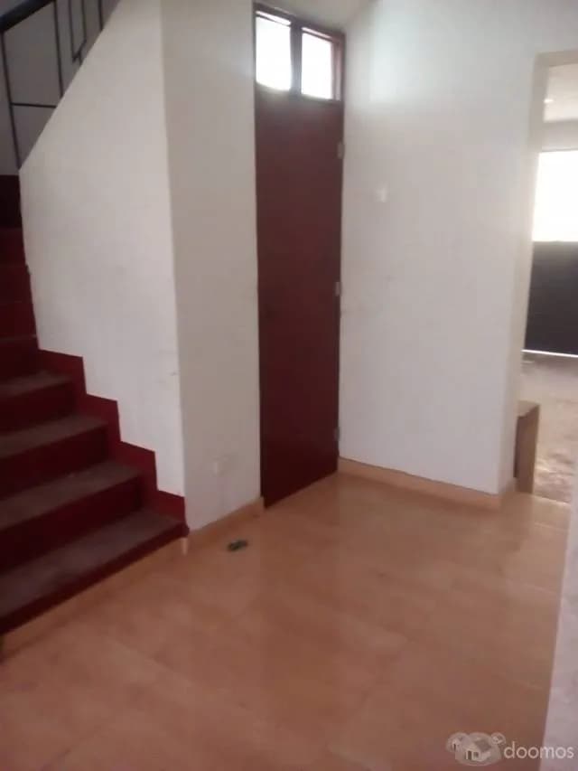 SE ALQUILA CASA DE DOS PISOS CEL 953915811 — foto 3