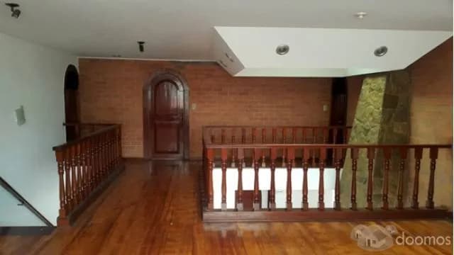 VENDO AMPLIA CASA EN AV. LA FONTANA DE LA MOLINA!! — foto 5