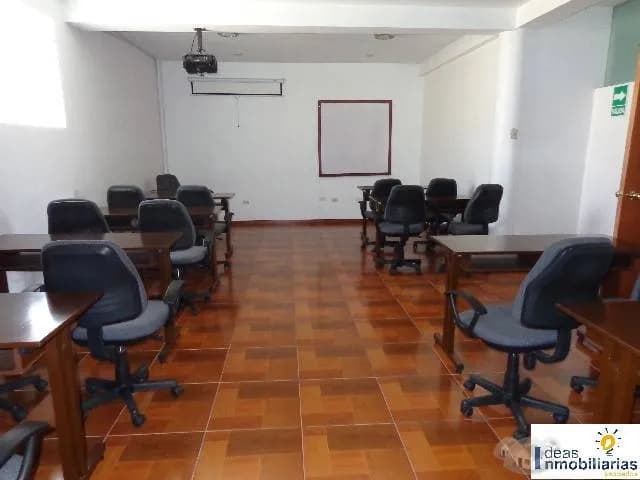 VENDO AMPLIA CASONA EN EL CENTRO DE LA CIUDAD — foto 5