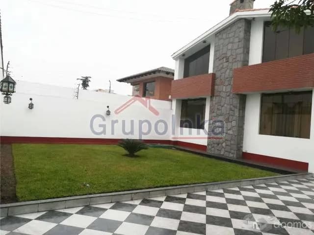 BELLÍSIMA CASA EN RESIDENCIAL MONTERRICO — foto 4