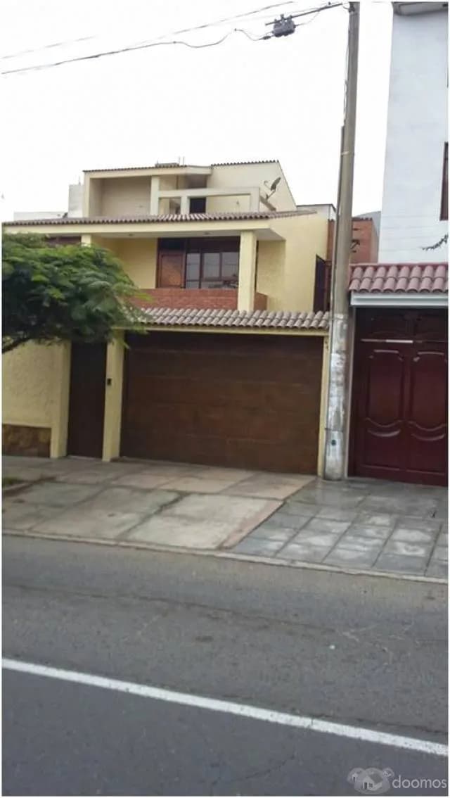 VENDO CASA EN URB. LAS LOMAS DE LA MOLINA 1RA ETAPA — foto 2