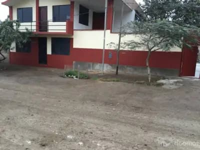 CASA EN PACHACAMAC