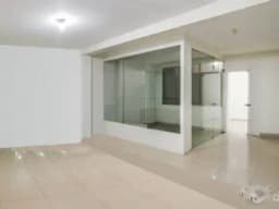 Alquilo local de 104 m2 para uso comercial u oficina, en el corazón del Polo, Frente a la embajada de los EEUU.