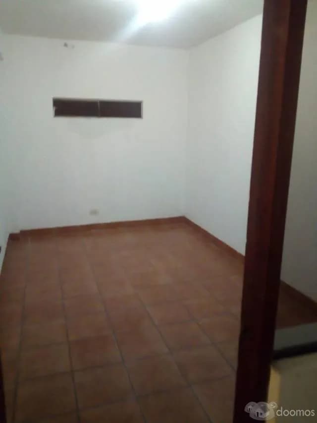 VENDO HERMOSA CASA DE 3 PISOS — foto 3