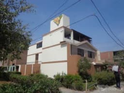 VENDO VIVIENDA MULTIFAMILIAR DE 3 PISOS, UN DEPARTAMENTO POR PISO, TRATO DIRECTO