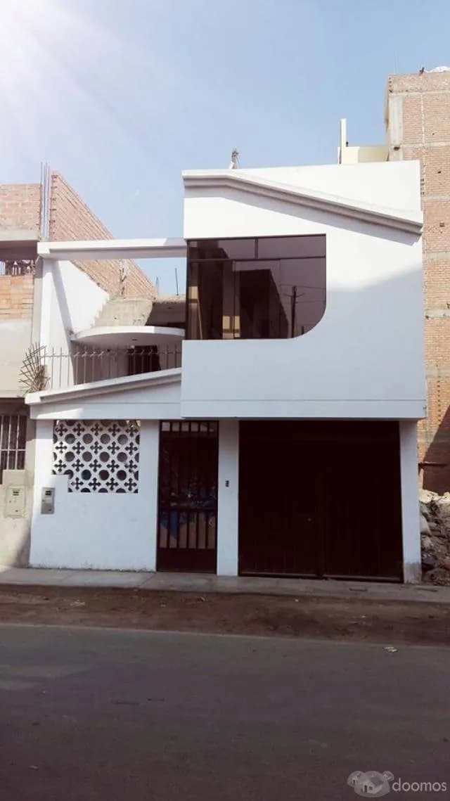 Venta de Casa en Ate dos plantas — foto 1