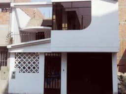 Venta de Casa en Ate dos plantas
