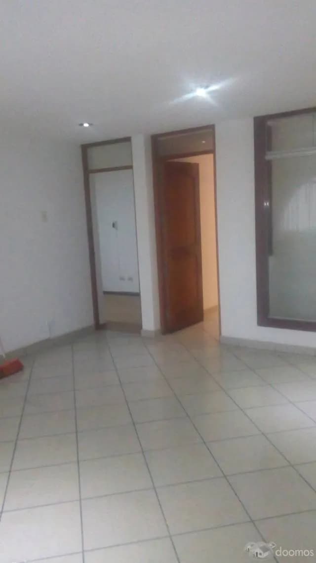 SE ALQUILA COMODO DEPARTAMENTO EN SURCO — foto 7